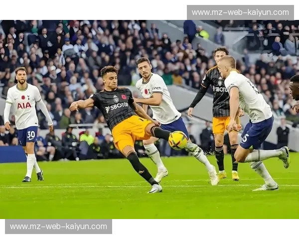 铁锤擂动，热刺长空：伦敦碗里的足球史诗与恩怨博弈